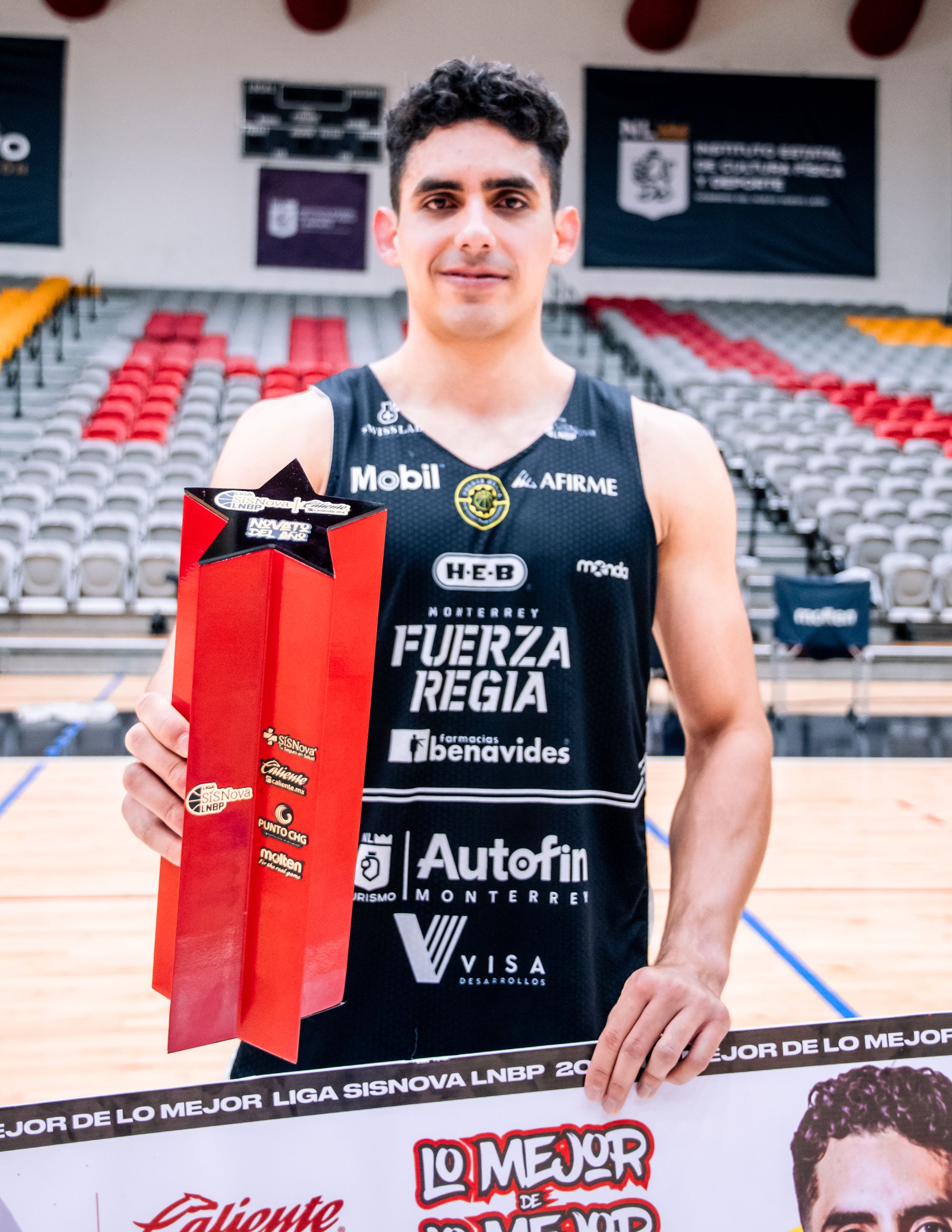 PAULO ARROYO ES NOMBRADO NOVATO DEL AÑO DE LA LIGA SISNOVA LNBP