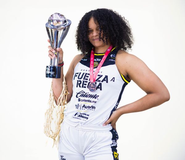 Demuestra Khaalia Hillsman su calidad para jugar en la liga de China